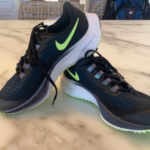 Nike Boys Size 4 Sneakers Worn Twice